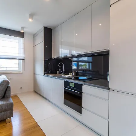 Apartament Z Garazem Baltycka 코워브제크