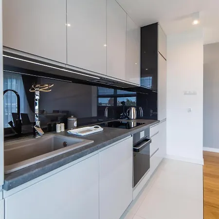Apartament Z Garazem Baltycka 아파트